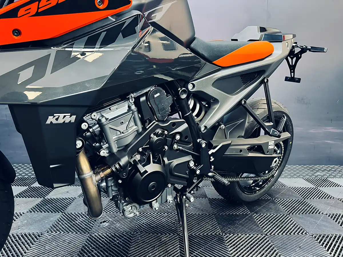 Used 2024 Ktm 990 Duke Black - Interior and Exterior details 11