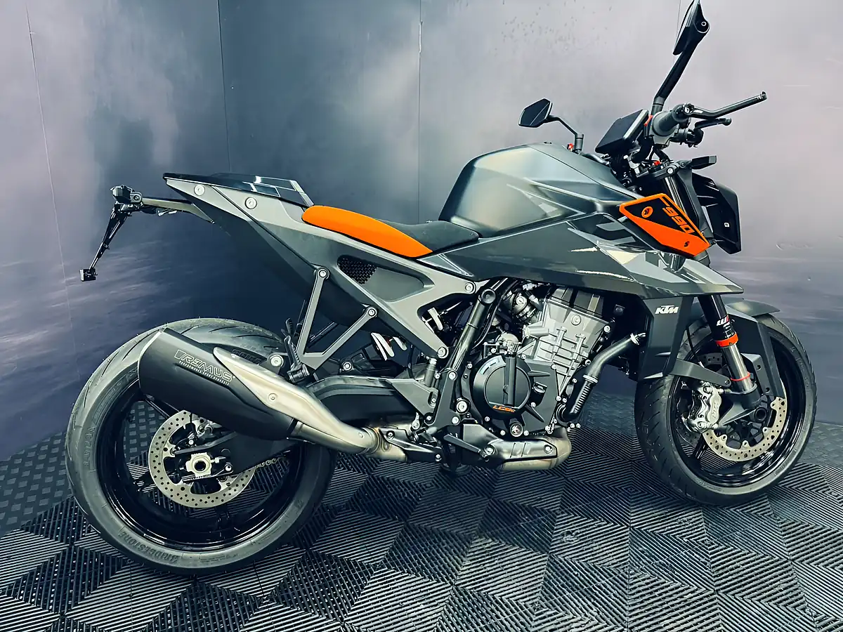 Used 2024 Ktm 990 Duke Black - Interior and Exterior details 12