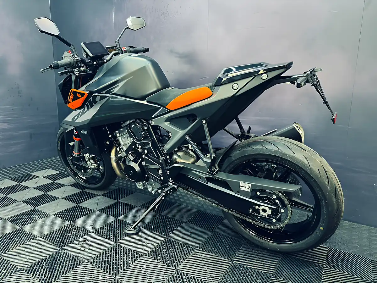Used 2024 Ktm 990 Duke Black - Interior and Exterior details 14