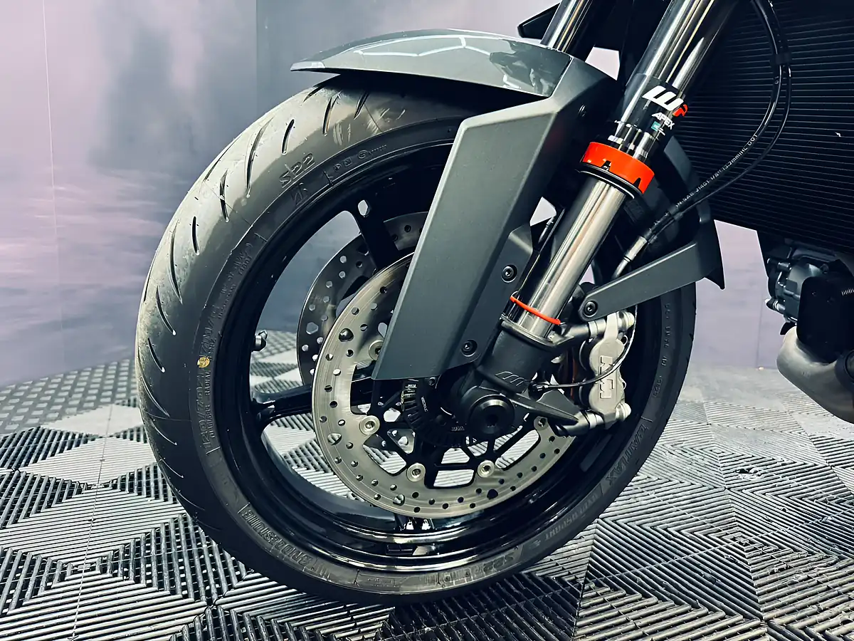 Used 2024 Ktm 990 Duke Black - Interior and Exterior details 16