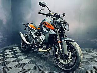 Used 2024 Ktm 990 Duke Black - Interior and Exterior details 19