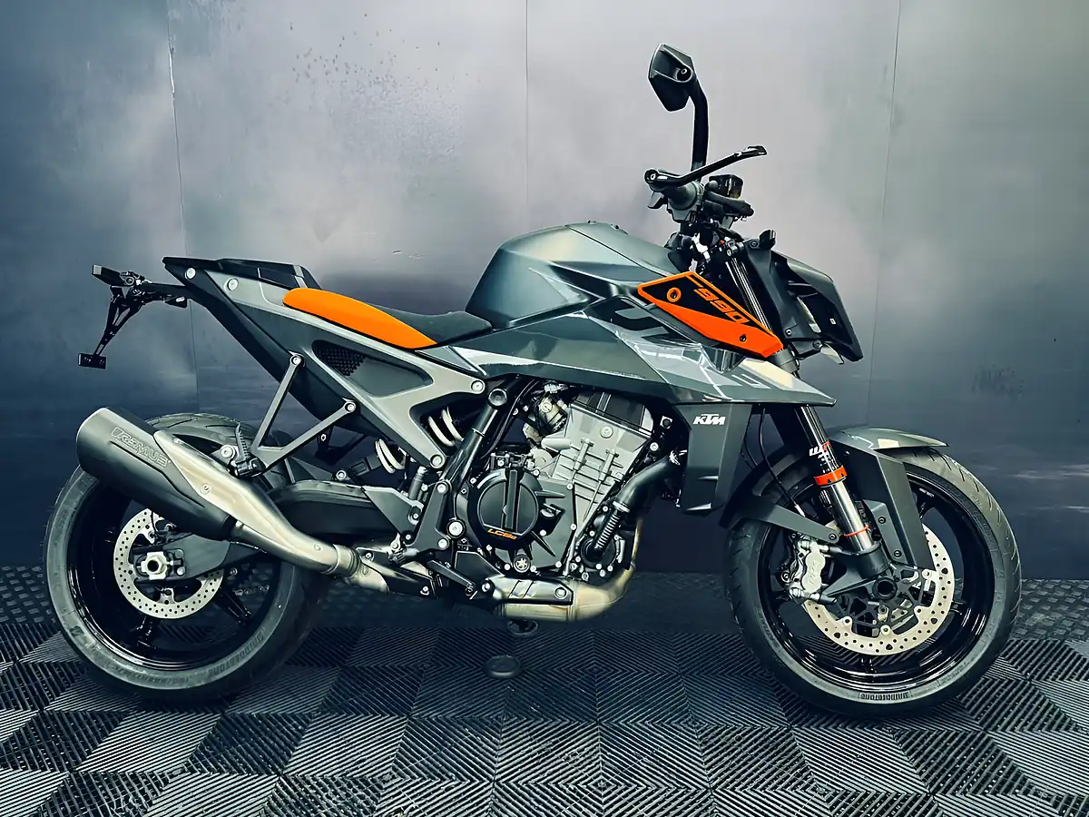 Used 2024 Ktm 990 Duke Black - Interior and Exterior details 2