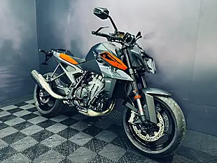 Used 2024 Ktm 990 Duke Black - Interior and Exterior details 4