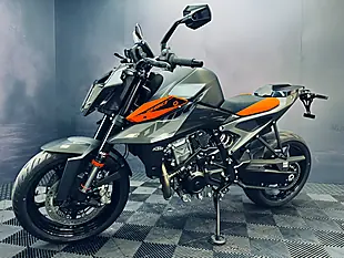 Used 2024 Ktm 990 Duke Black - Interior and Exterior details 5