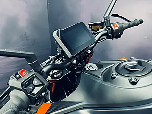 Used 2024 Ktm 990 Duke Black - Interior and Exterior details 7
