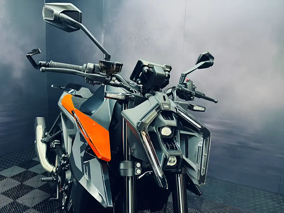 Used 2024 Ktm 990 Duke Black - Interior and Exterior details 8