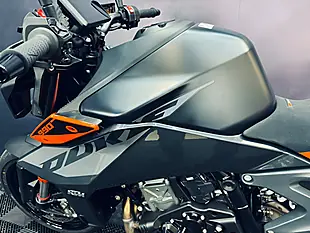 Used 2024 Ktm 990 Duke Black - Interior and Exterior details 9