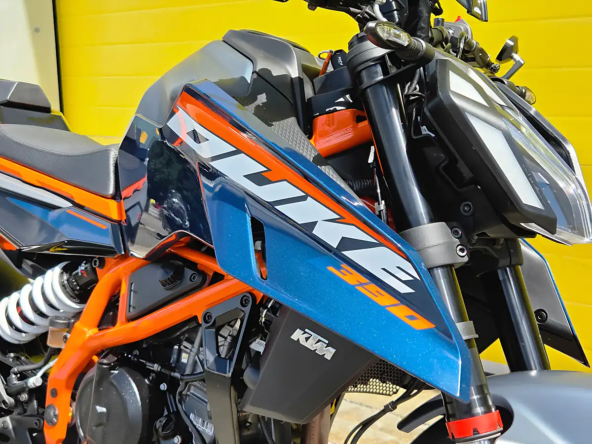 Used 2024 Ktm Duke Blue - Interior and Exterior details 11