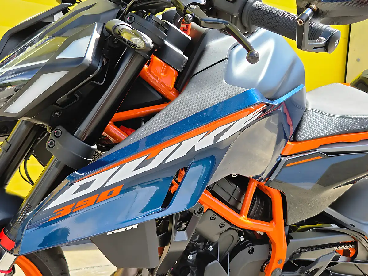 Used 2024 Ktm Duke Blue - Interior and Exterior details 13