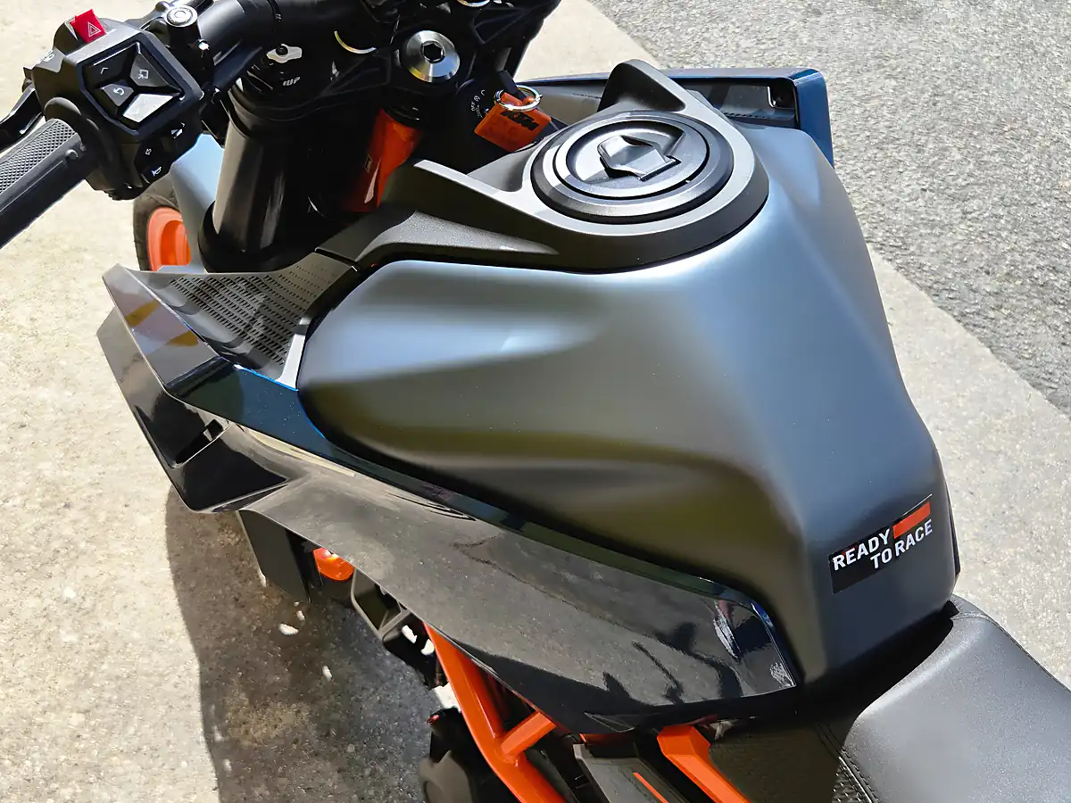 Used 2024 Ktm Duke Blue - Interior and Exterior details 14