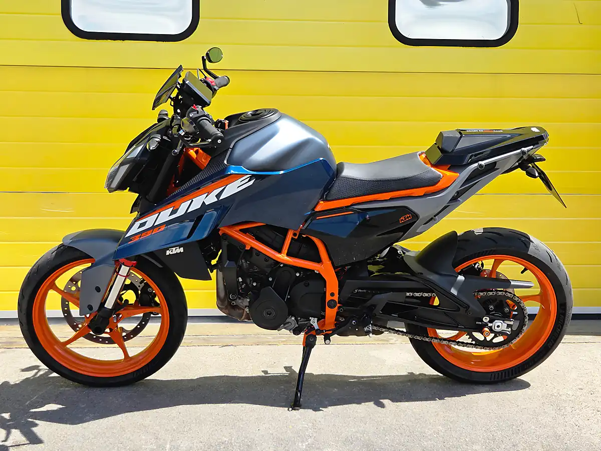 Used 2024 Ktm Duke Blue - Interior and Exterior details 5