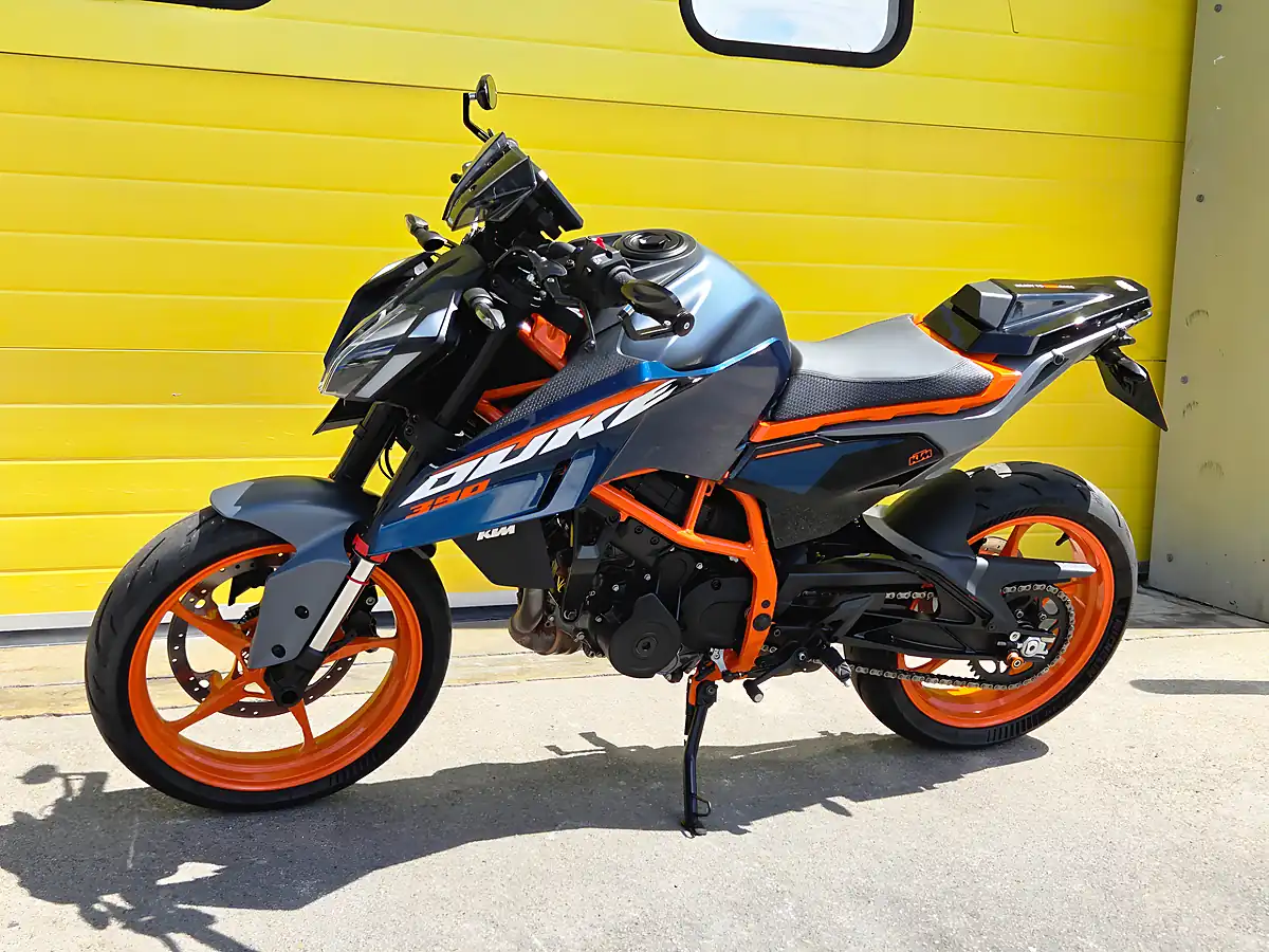 Used 2024 Ktm Duke Blue - Interior and Exterior details 7