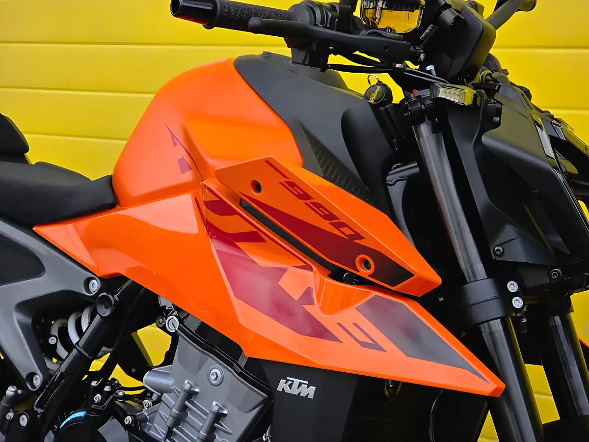 Used 2024 Ktm Duke Tech Pack Orange - Interior and Exterior details 10