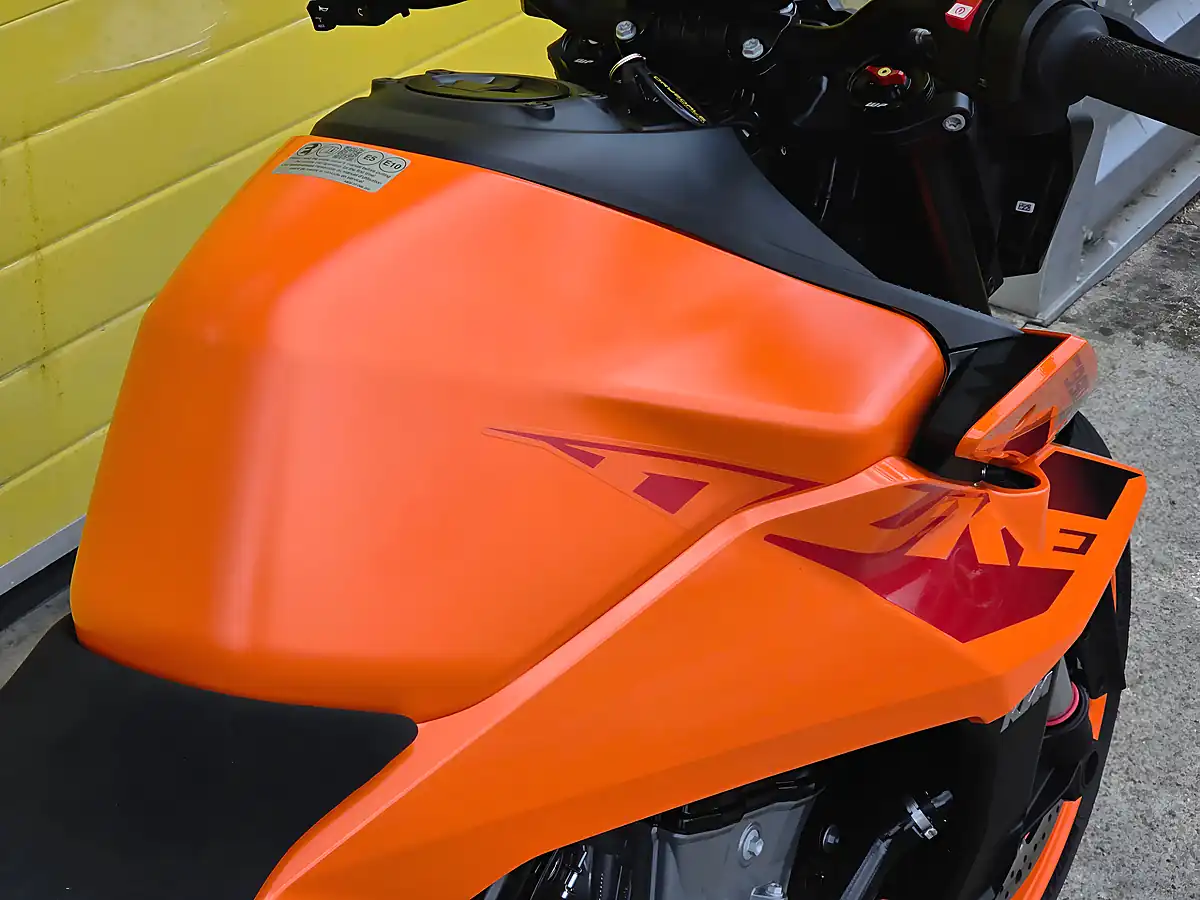 Used 2024 Ktm Duke Tech Pack Orange - Interior and Exterior details 12