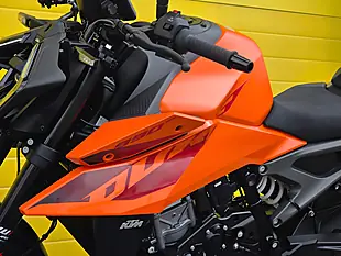 Used 2024 Ktm Duke Tech Pack Orange - Interior and Exterior details 16