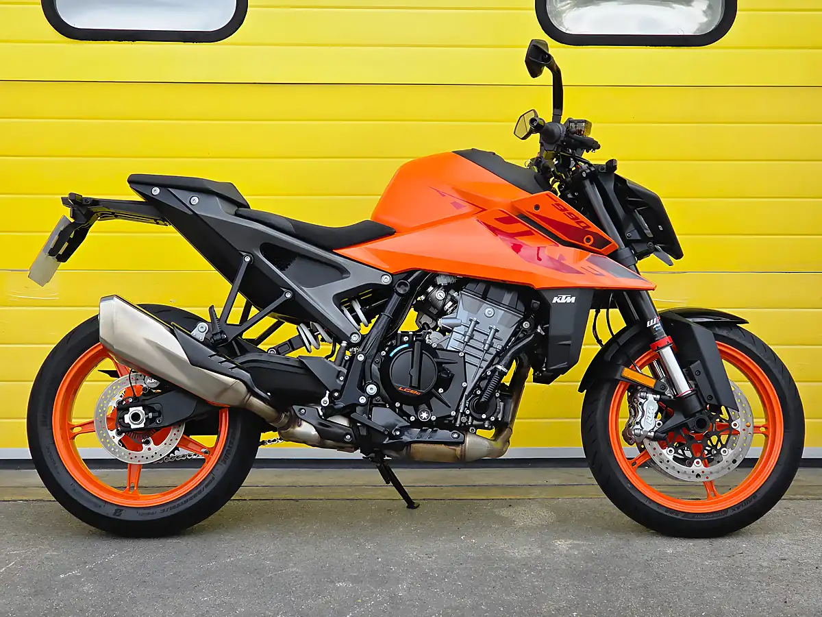 Used 2024 Ktm Duke Tech Pack Orange - Interior and Exterior details 2