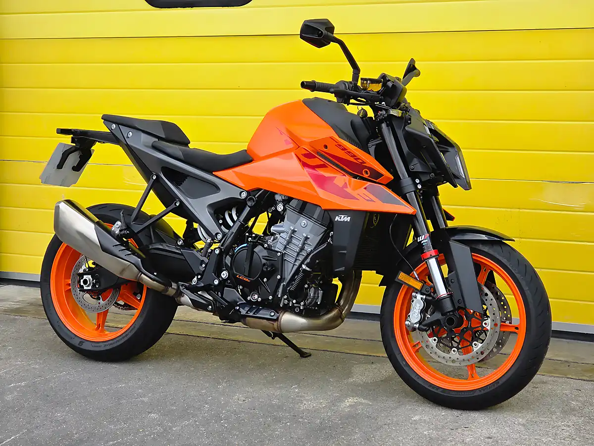 Used 2024 Ktm Duke Tech Pack Orange - Interior and Exterior details 3