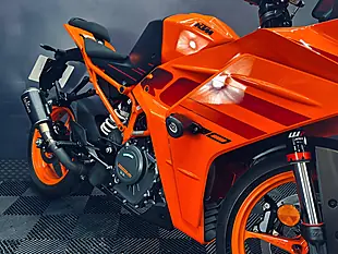 Used 2024 Ktm Rc 390 Orange - Interior and Exterior details 11