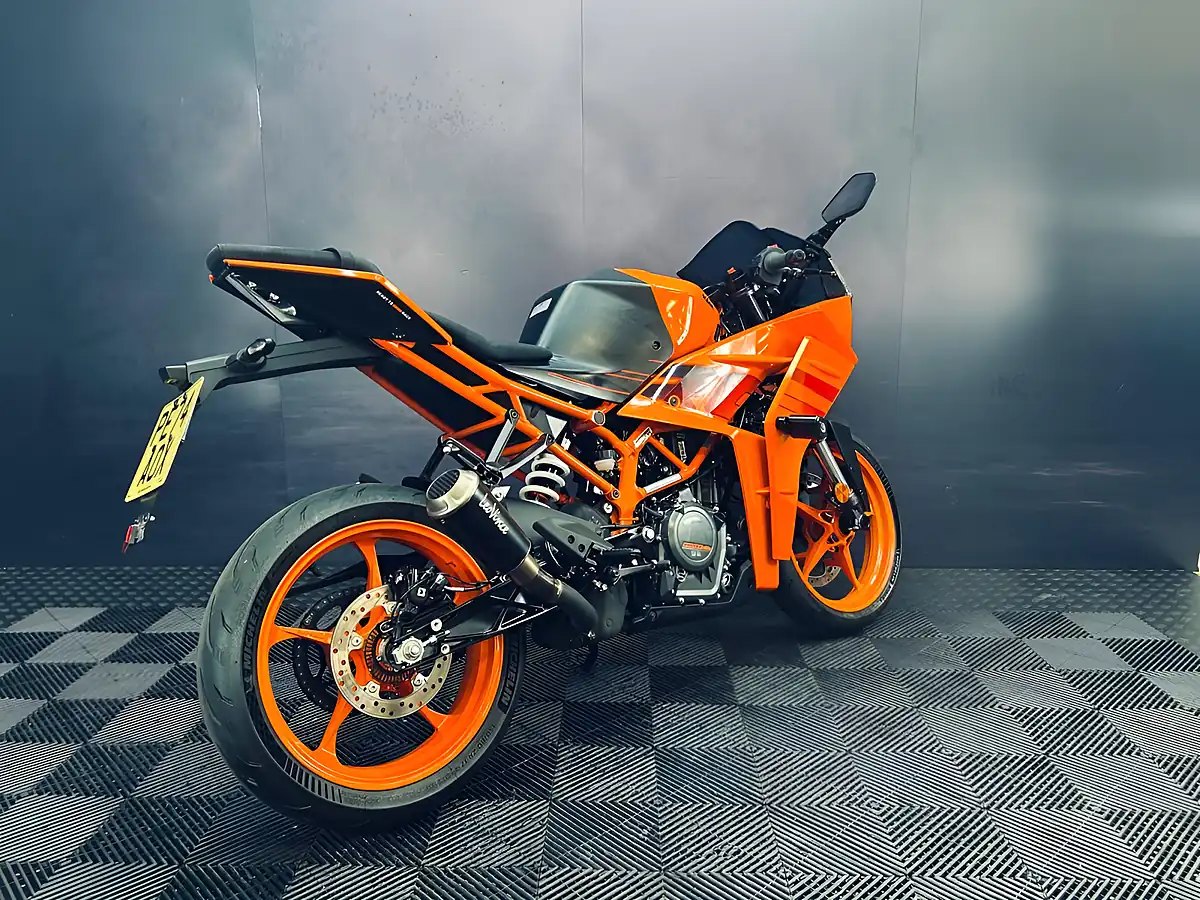 Used 2024 Ktm Rc 390 Orange - Interior and Exterior details 13