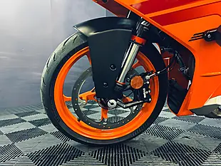 Used 2024 Ktm Rc 390 Orange - Interior and Exterior details 16