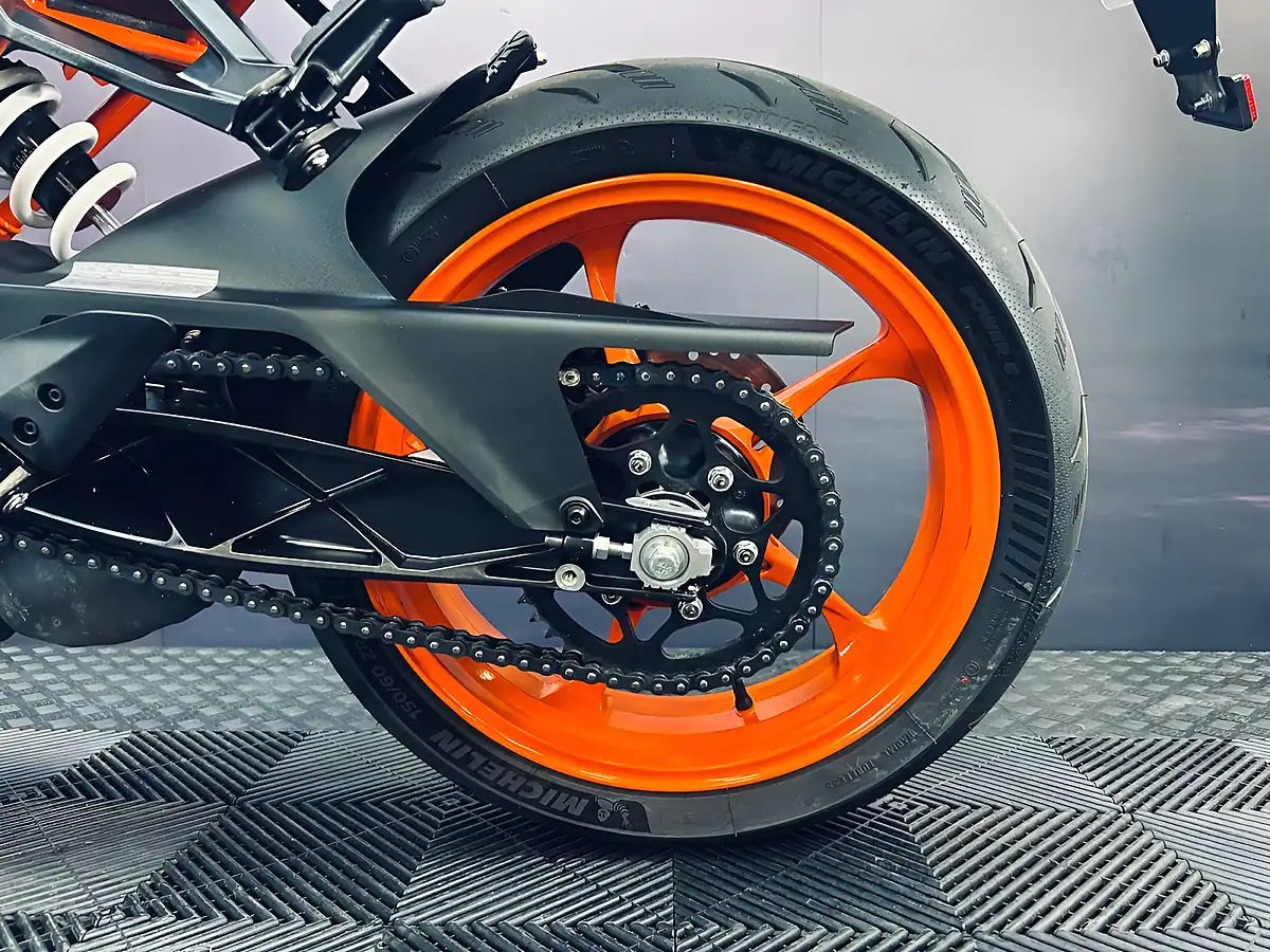 Used 2024 Ktm Rc 390 Orange - Interior and Exterior details 18