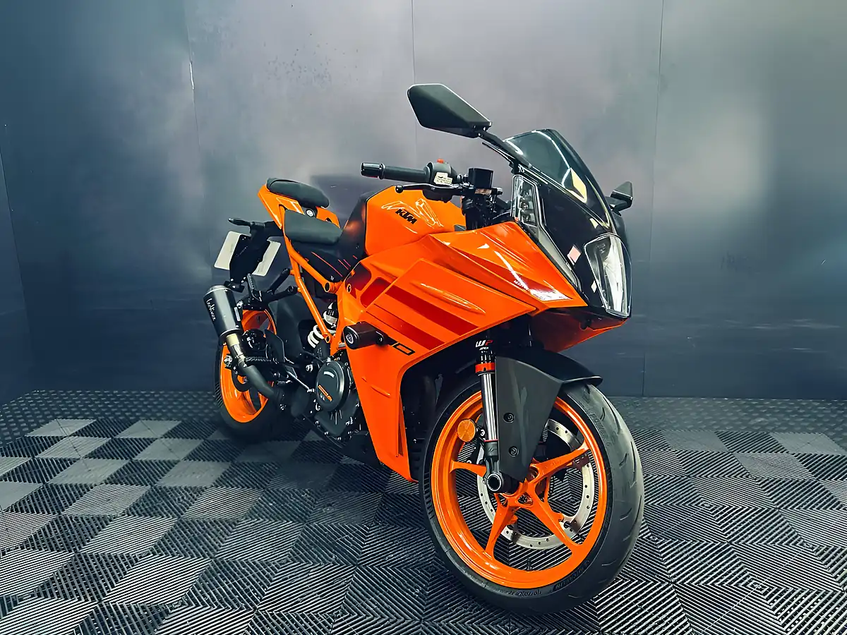 Used 2024 Ktm Rc 390 Orange - Interior and Exterior details 2
