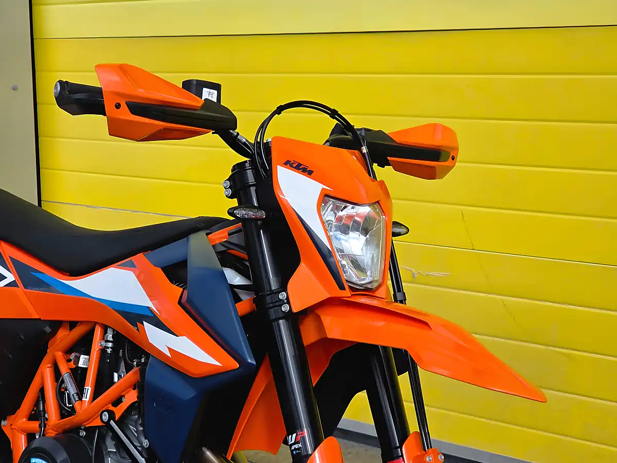 Used 2024 Ktm Smc R Orange - Interior and Exterior details 11