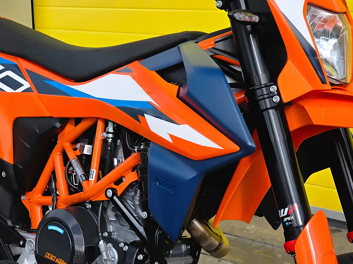 Used 2024 Ktm Smc R Orange - Interior and Exterior details 12