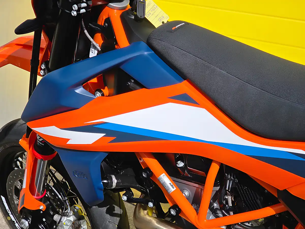 Used 2024 Ktm Smc R Orange - Interior and Exterior details 19