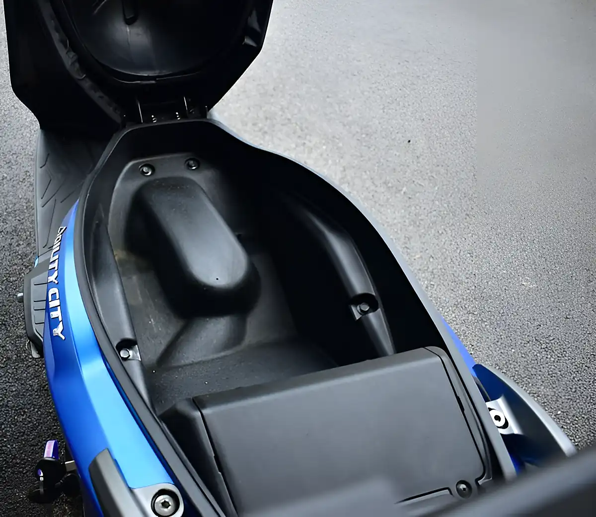 Used 2024 Kymco Agility City 125 Blue - Interior and Exterior details 19