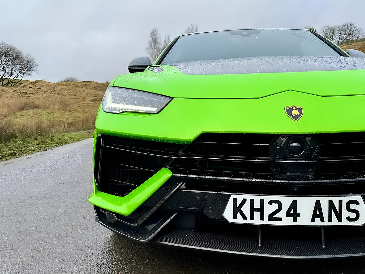 Used 2024 Lamborghini Urus Performante Green - Interior and Exterior details 15