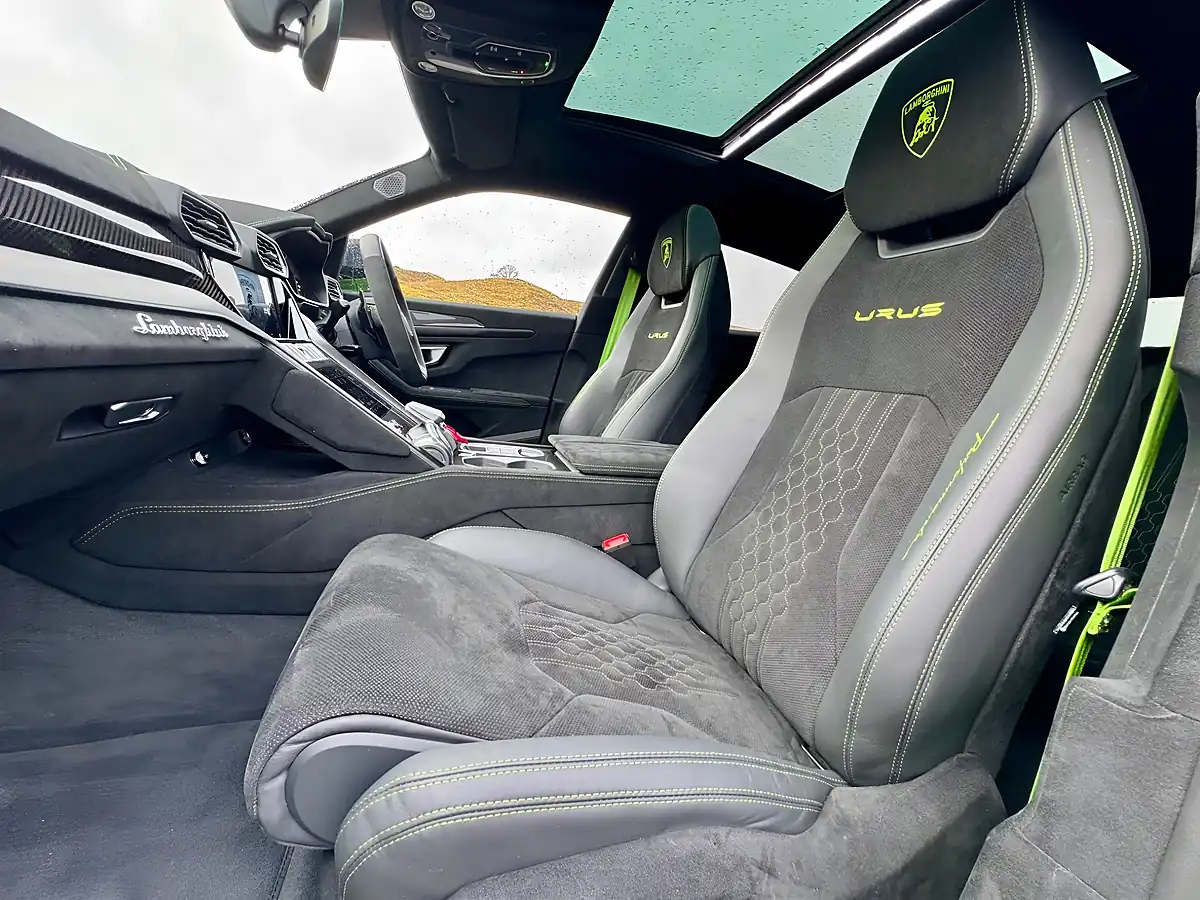 Used 2024 Lamborghini Urus Performante Green - Interior and Exterior details 17
