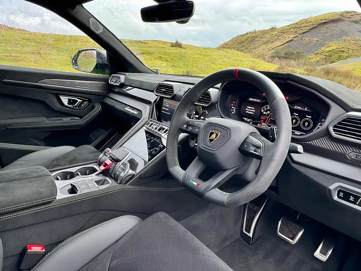 Used 2024 Lamborghini Urus Performante Green - Interior and Exterior details 2