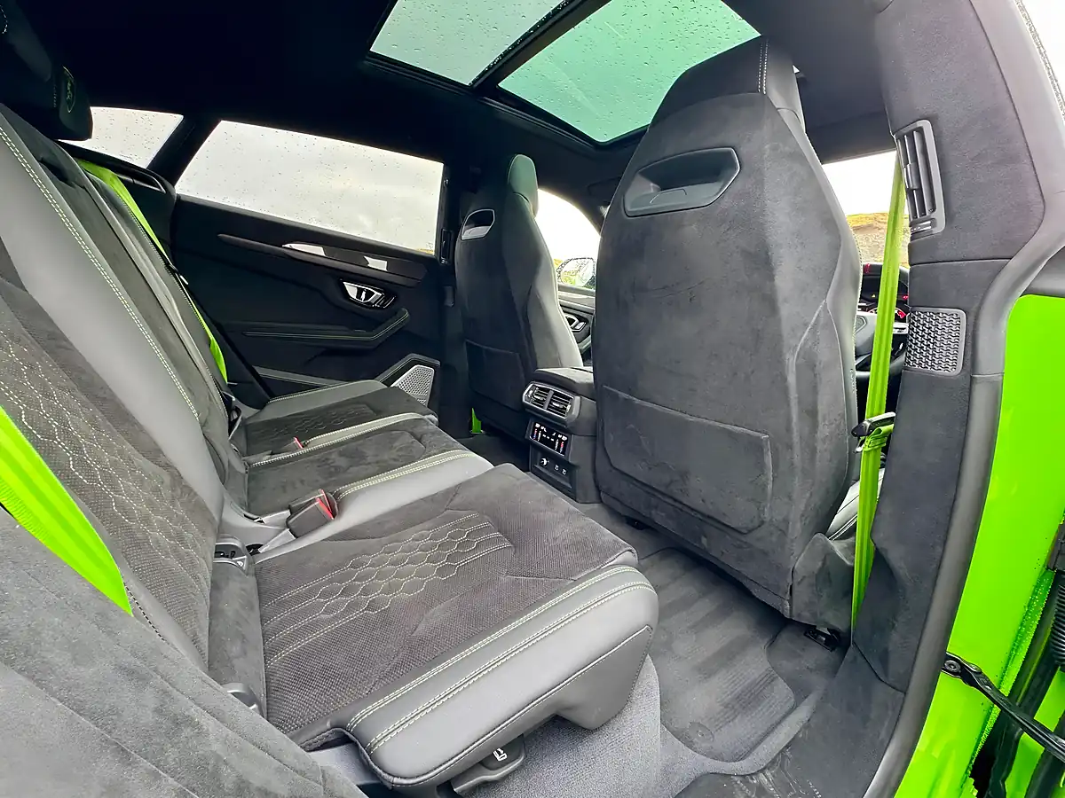 Used 2024 Lamborghini Urus Performante Green - Interior and Exterior details 20