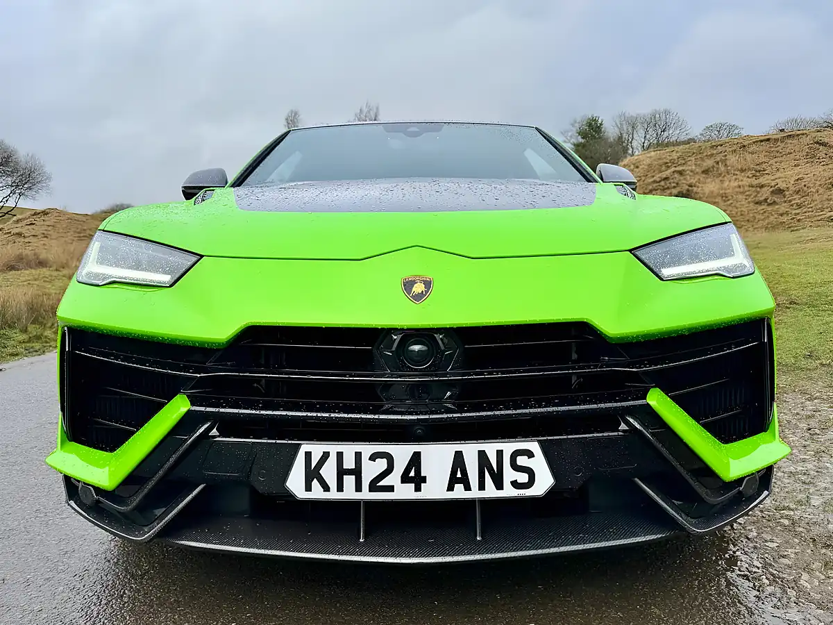 Used 2024 Lamborghini Urus Performante Green - Interior and Exterior details 7