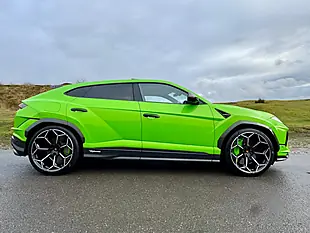 Used 2024 Lamborghini Urus Performante Green - Interior and Exterior details 8