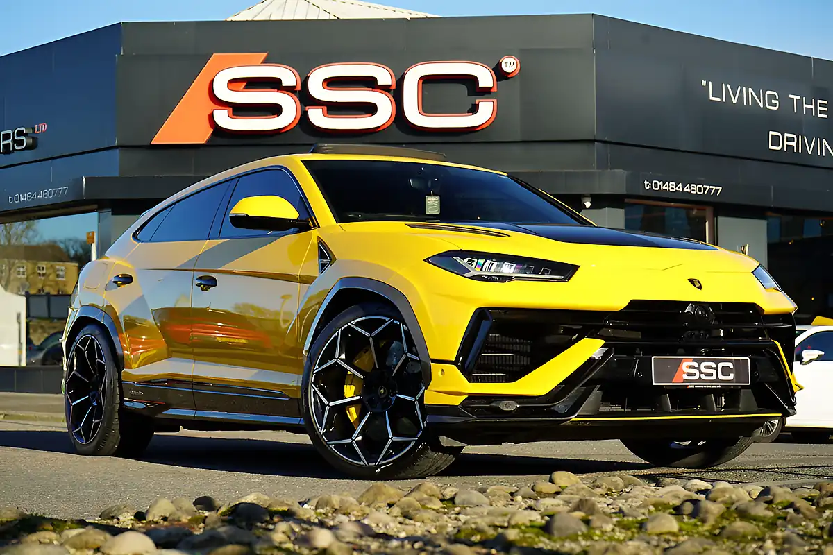 Used 2024 Lamborghini Urus Performante Yellow - Front View