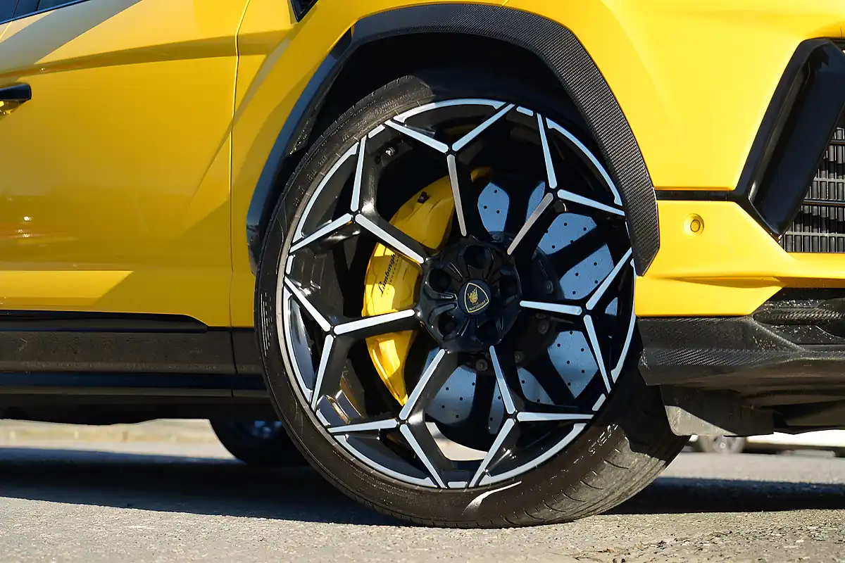 Used 2024 Lamborghini Urus Performante Yellow - Interior and Exterior details 20