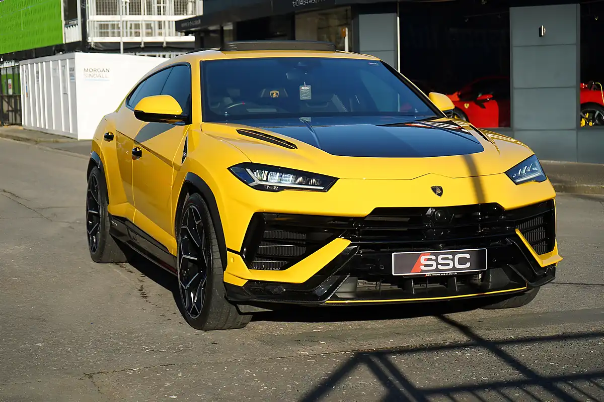 Used 2024 Lamborghini Urus Performante Yellow - Interior and Exterior details 6