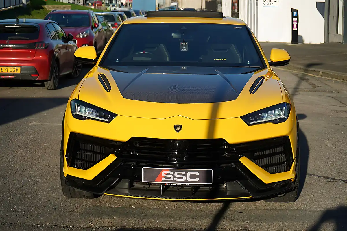 Used 2024 Lamborghini Urus Performante Yellow - Interior and Exterior details 7