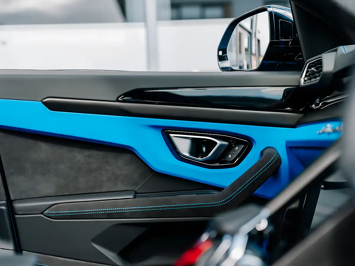 Used 2024 Lamborghini Urus S Blu Aegir - Interior and Exterior details 17