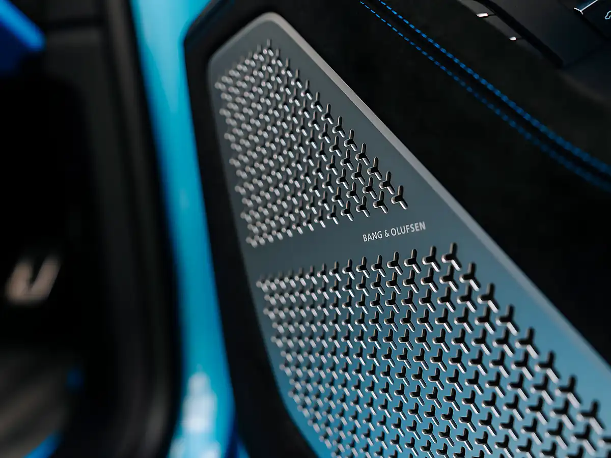 Used 2024 Lamborghini Urus S Blu Aegir - Interior and Exterior details 18