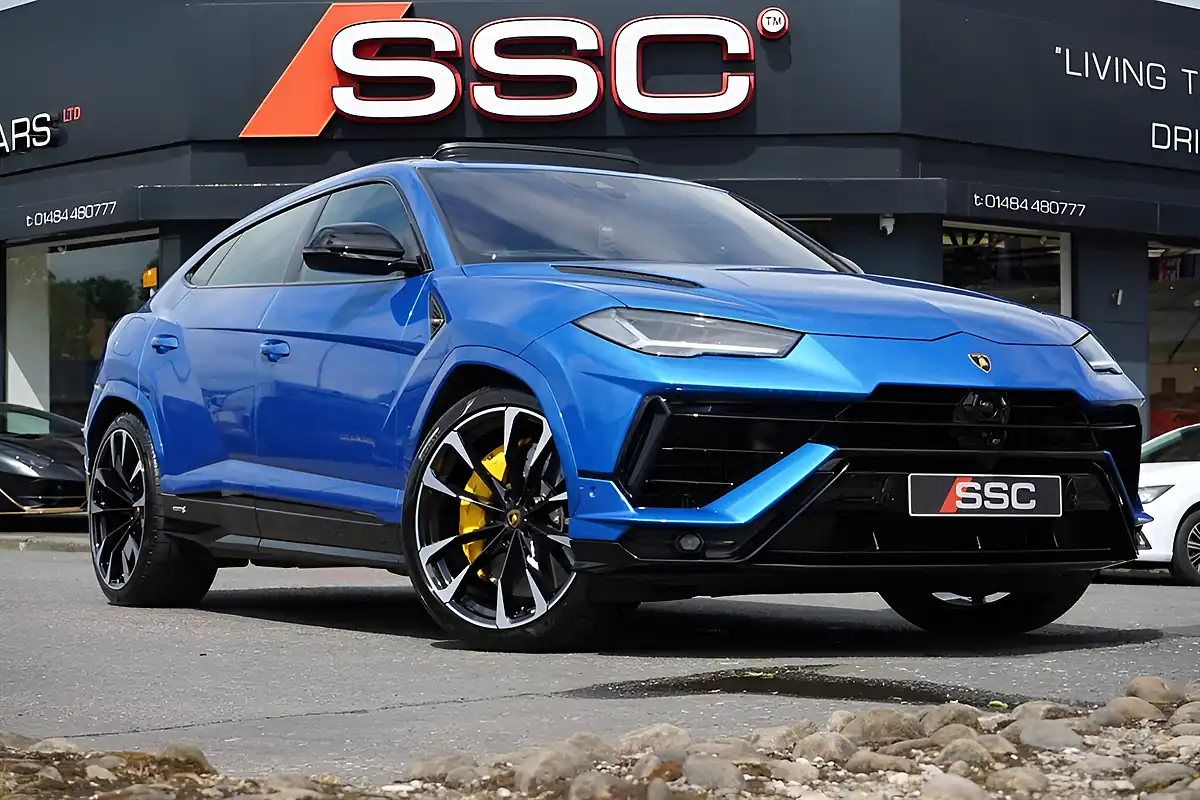 Used 2024 Lamborghini Urus S Blue - Front View