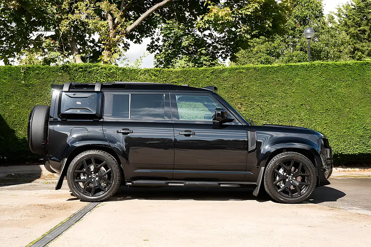Used 2024 Land Rover Defender 110 X-Dynamic Hse Black - Interior and Exterior details 2