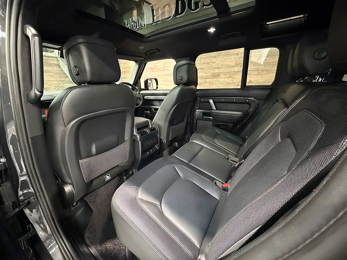 Used 2024 Land Rover Defender 110 X-Dynamic Hse Carpathian Grey - Interior and Exterior details 11