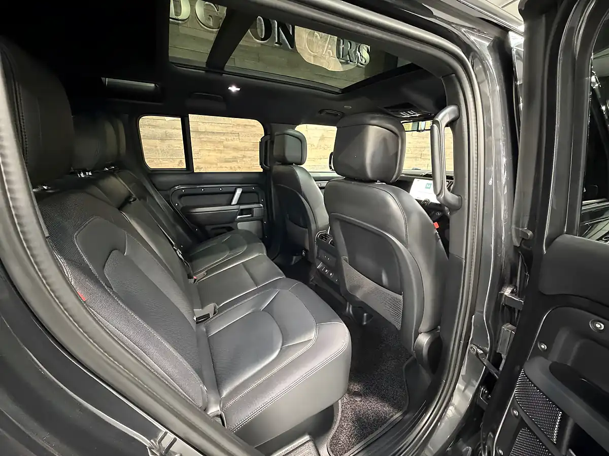 Used 2024 Land Rover Defender 110 X-Dynamic Hse Carpathian Grey - Interior and Exterior details 13