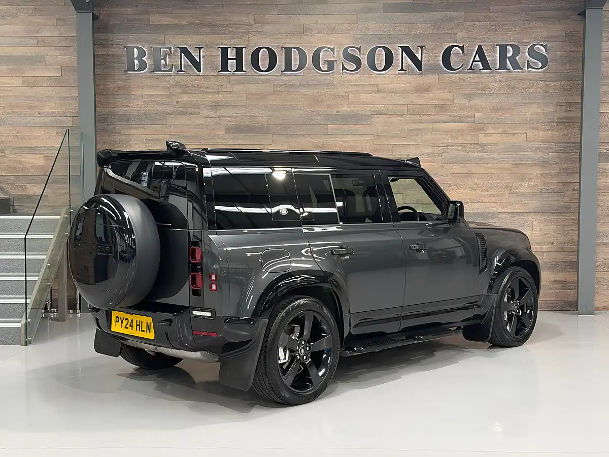 Used 2024 Land Rover Defender 110 X-Dynamic Hse Carpathian Grey - Interior and Exterior details 3