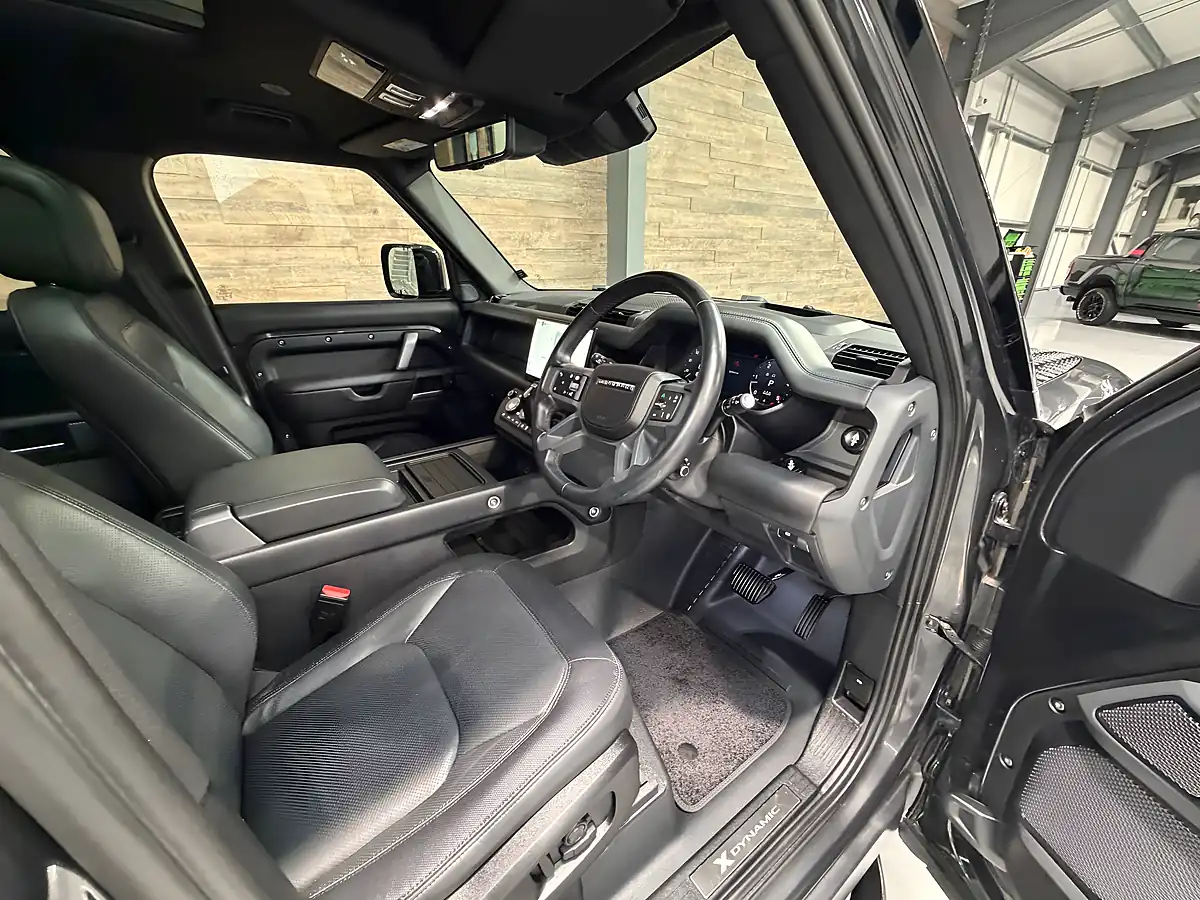 Used 2024 Land Rover Defender 110 X-Dynamic Hse Carpathian Grey - Interior and Exterior details 7