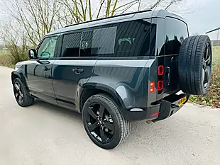 Used 2024 Land Rover Defender 110 X-Dynamic Hse Grey - Interior and Exterior details 10