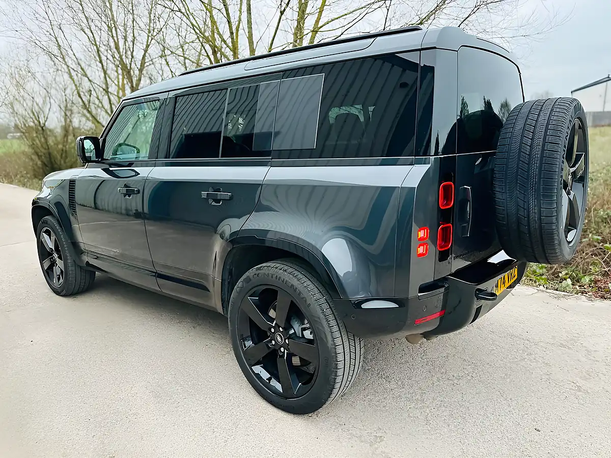 Used 2024 Land Rover Defender 110 X-Dynamic Hse Grey - Interior and Exterior details 10